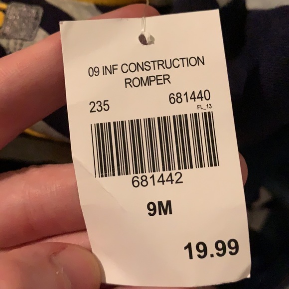 BABY CLOTHES - Picture 3 of 3